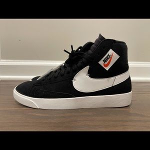 Nike women’s side zipper blazer